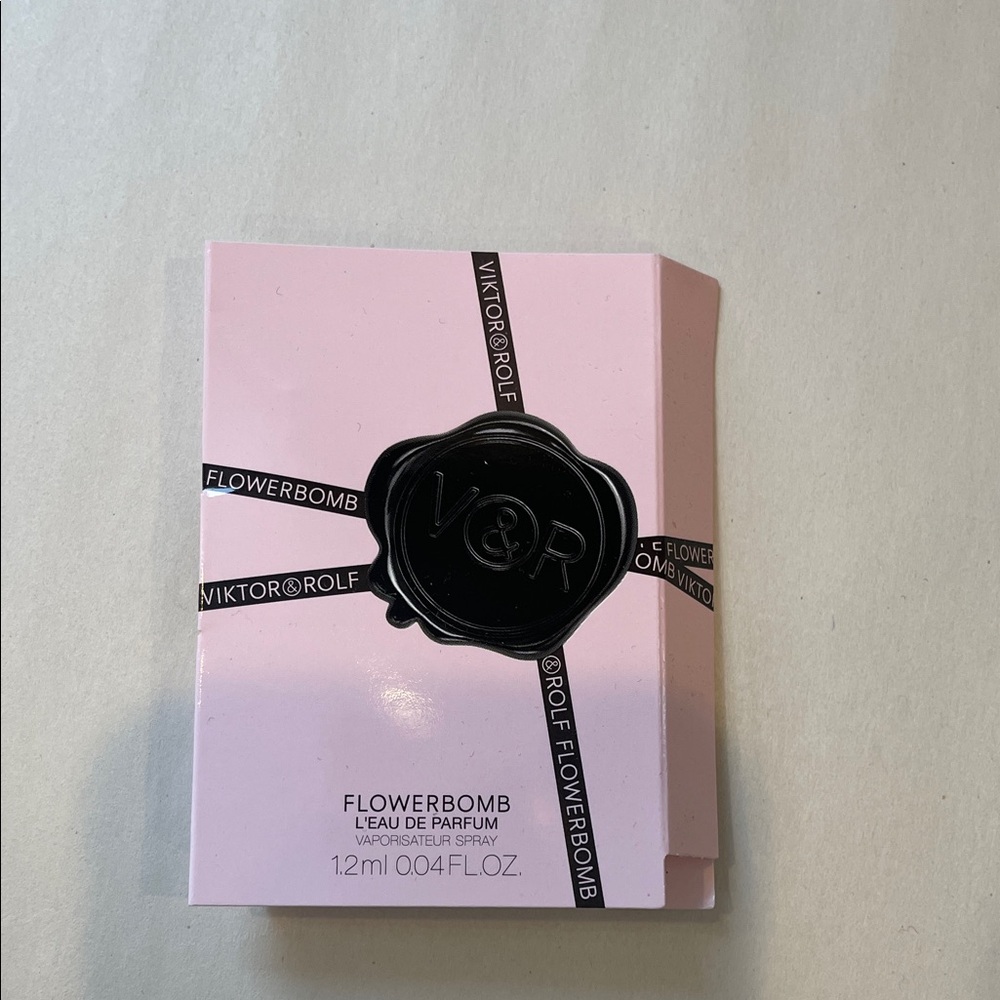 Viktor & Rolf Flowerbomb Eau de Parfum sample size .04 Fl oz